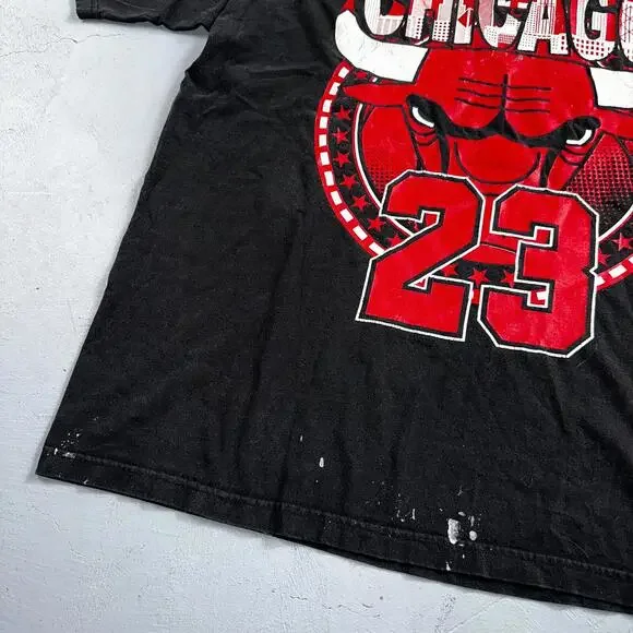 VTG 90s Chicago Bulls 23 Spellout Skyline T Shirt Pro Tag 3XL Jordan USA NBA - Picture 3 of 11
